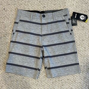 Volcom Boys Youth Boardshorts (Size: 28 / Youth 16)